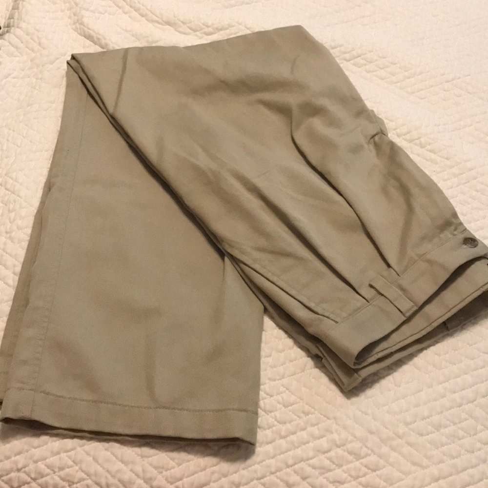 Dockers khakis